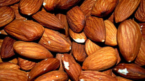 تصویر 2 از قیمت خرید مغز بادام ربیعی + فروش ویژه